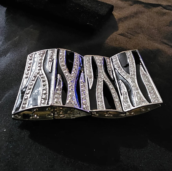 Cuff Bracelet black/silver - Picture 4 of 8